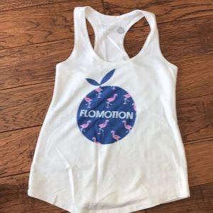 Flow motion small tank top